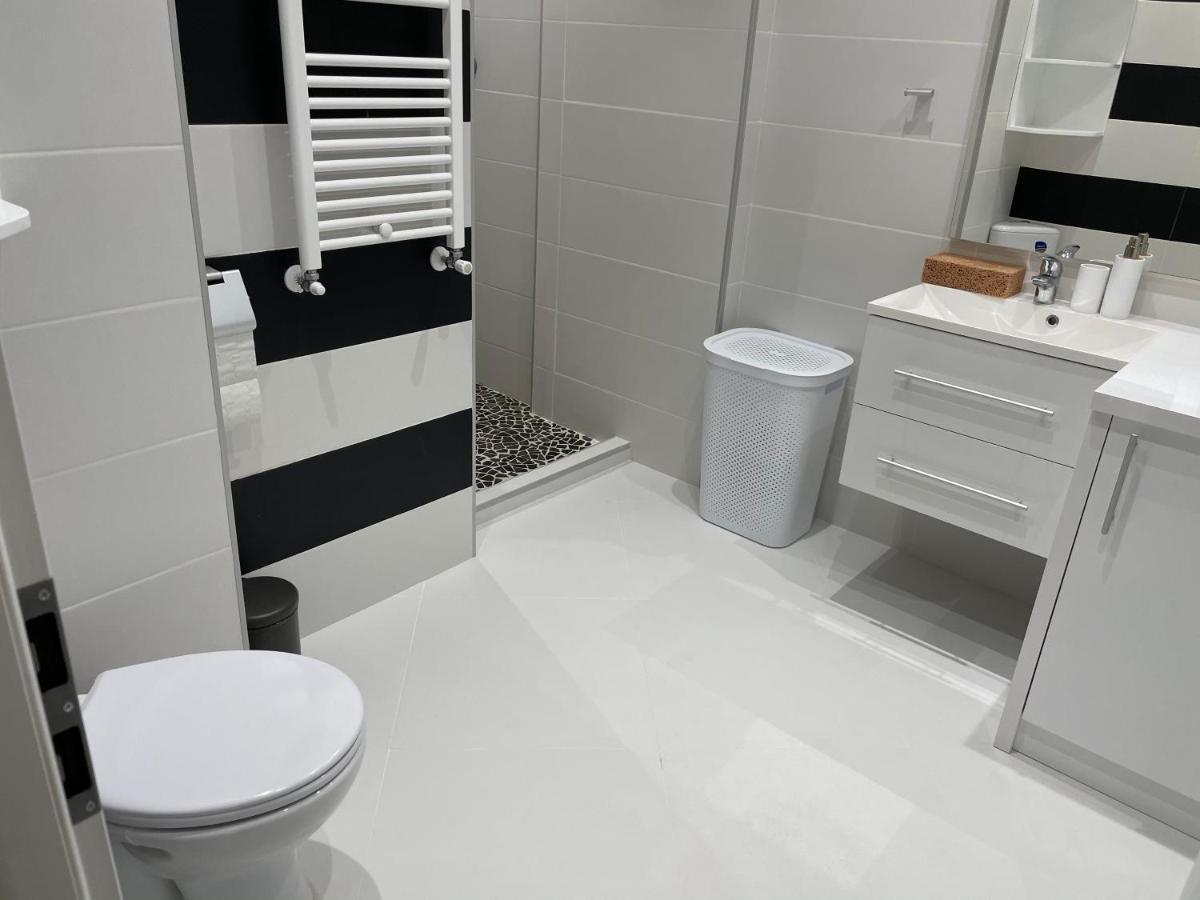 Stylish Westpark 2 Residence Lake View W8 Bucureşti Eksteriør bilde