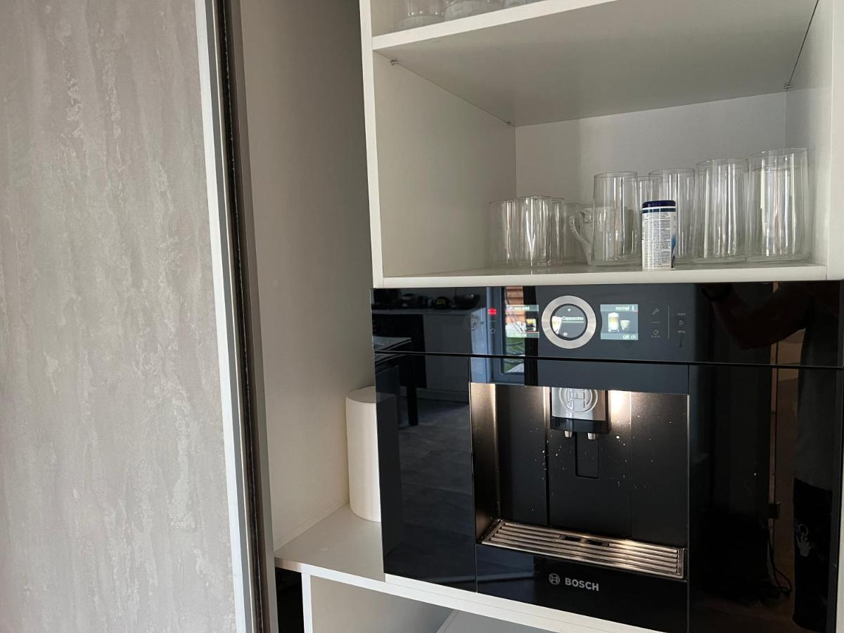 Stylish Westpark 2 Residence Lake View W8 Bucureşti Eksteriør bilde