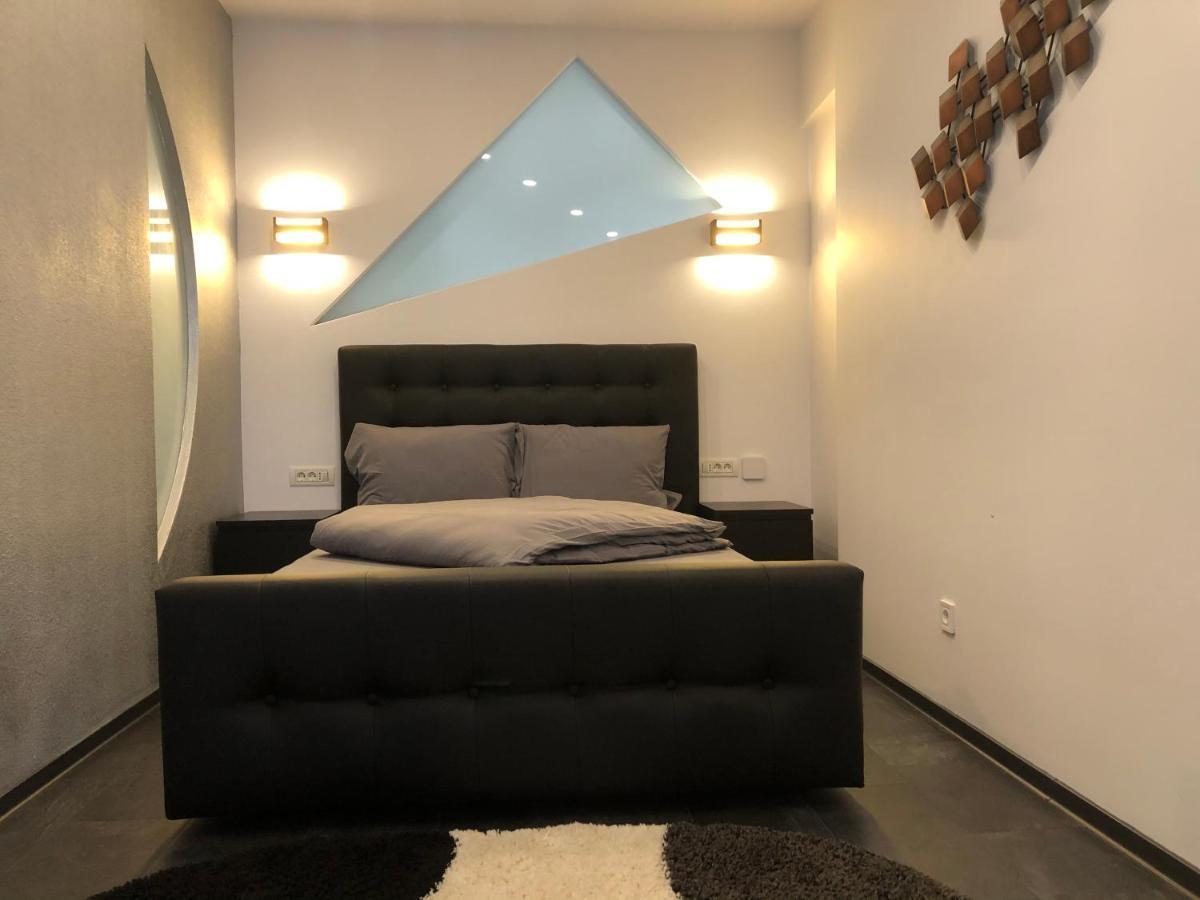 Stylish Westpark 2 Residence Lake View W8 Bucureşti Eksteriør bilde